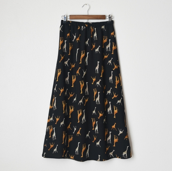 Vintage Dresses & Skirts - Vintage Reversible Giraffe/Ditzy Skirt
